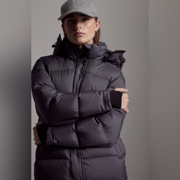 Quince Jackets & Blazers - NWT Quince Responsible Down Puffer Jacket